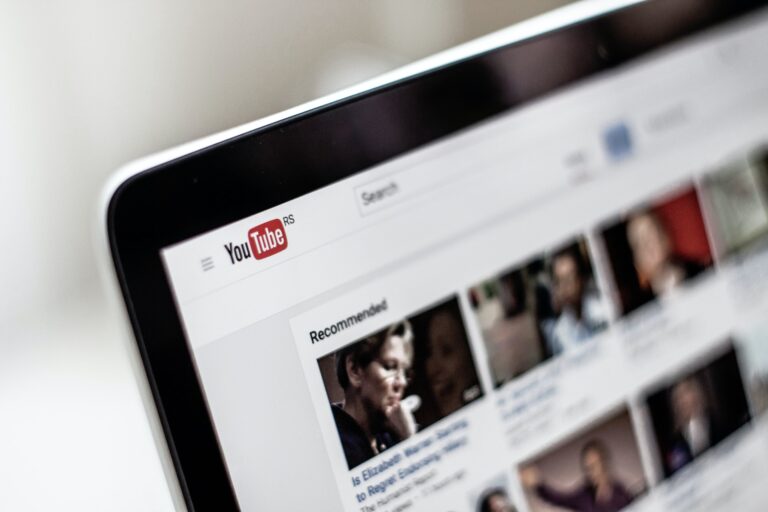 Hur mycket tjänar man på youtube? — Komplett guide 2024